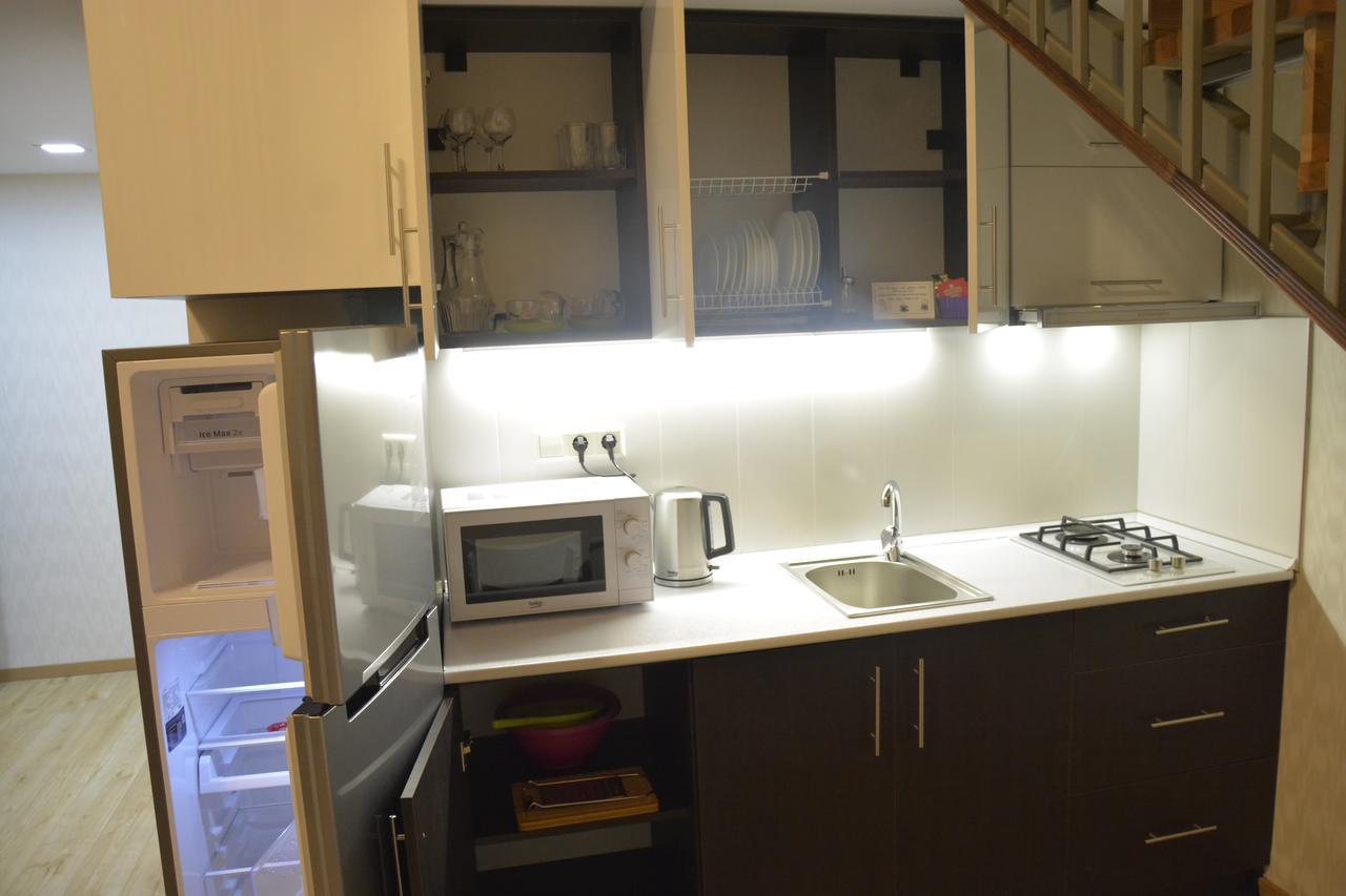 Full Comfort Apartment On Aghmashenebeli Tbilisi Ruang foto