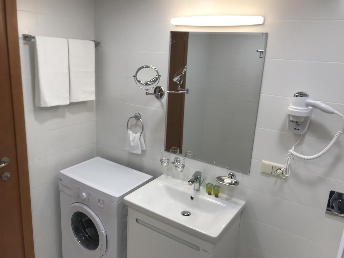 Full Comfort Apartment On Aghmashenebeli Tbilisi Bagian luar foto