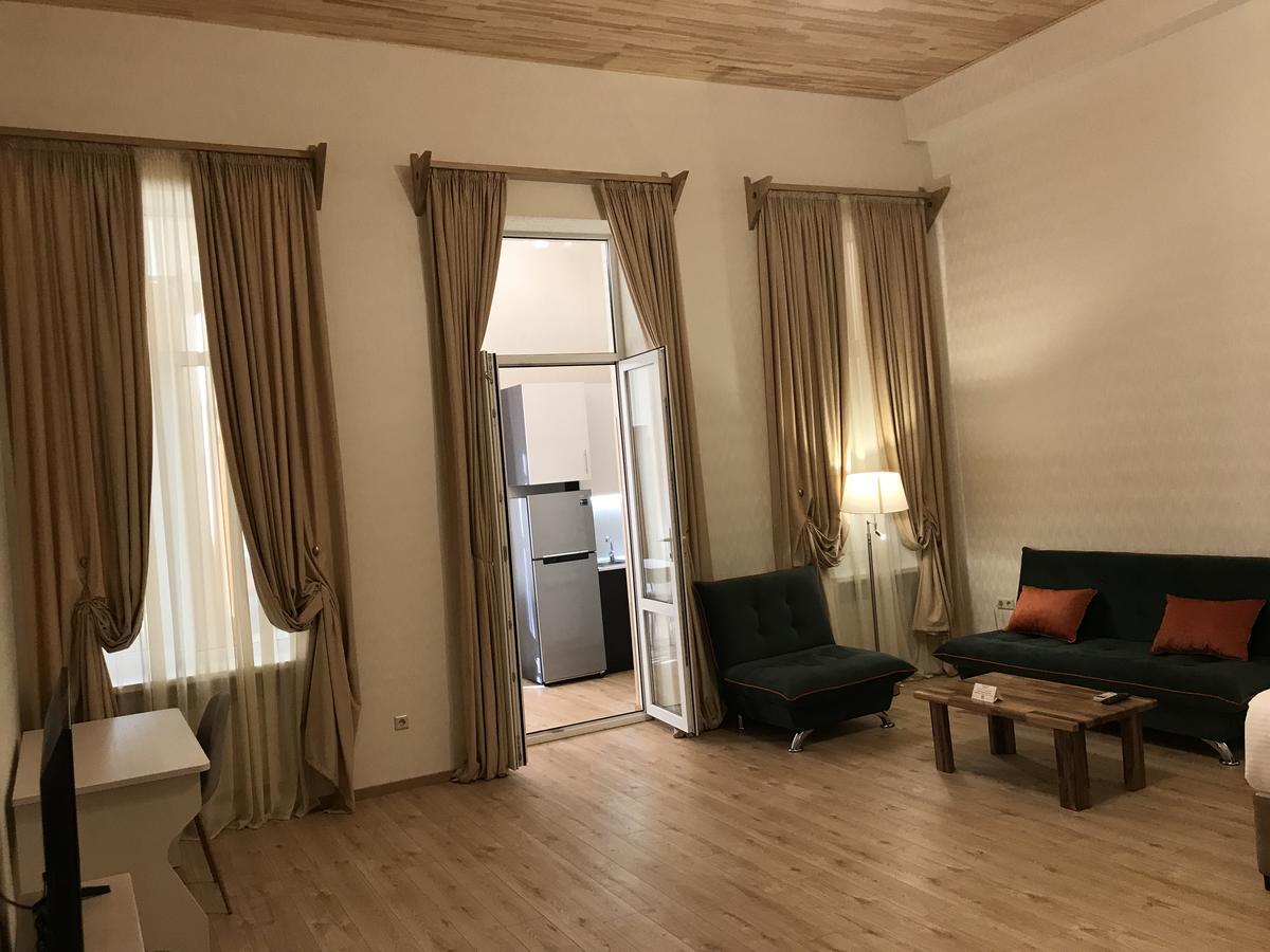 Full Comfort Apartment On Aghmashenebeli Tbilisi Bagian luar foto