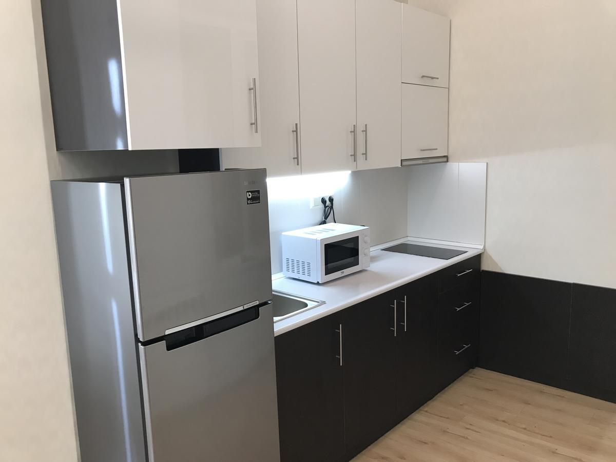 Full Comfort Apartment On Aghmashenebeli Tbilisi Bagian luar foto