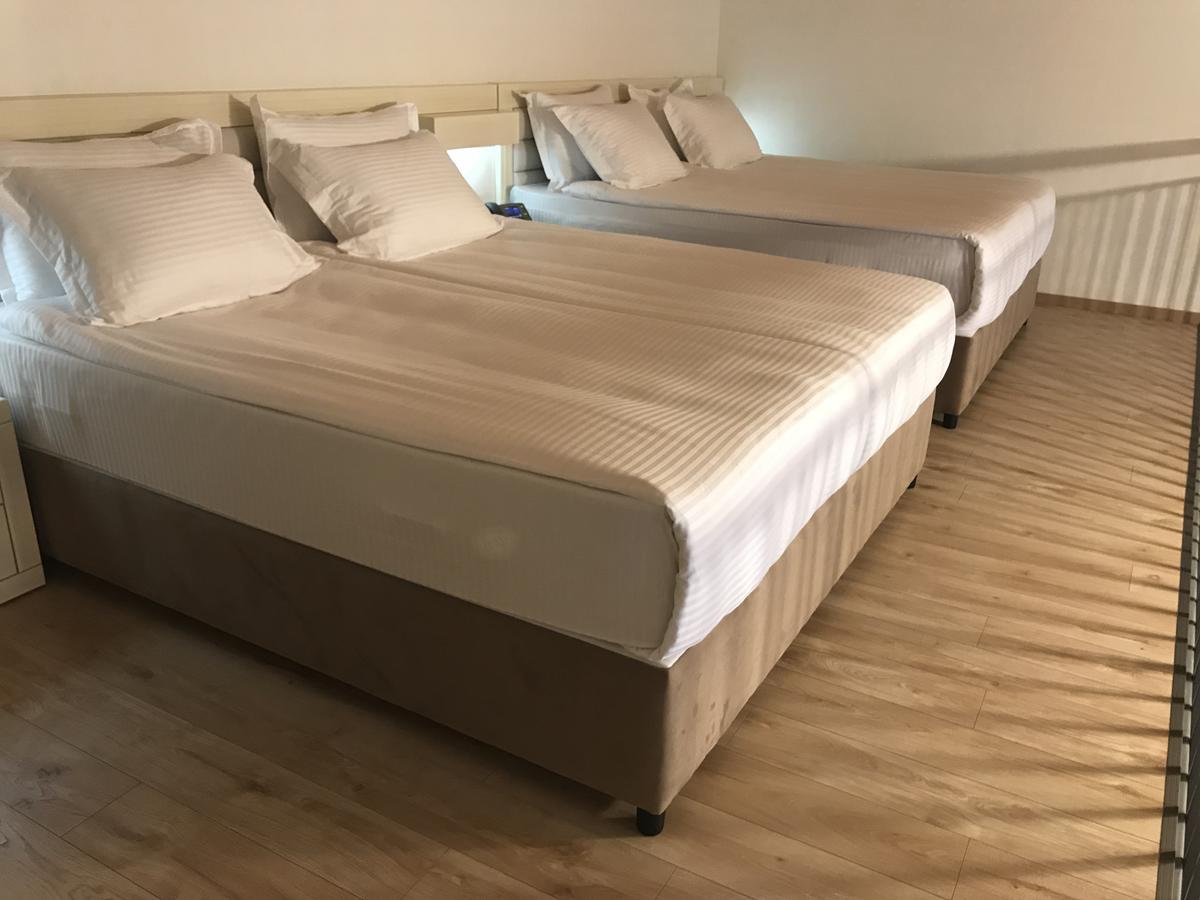 Full Comfort Apartment On Aghmashenebeli Tbilisi Bagian luar foto