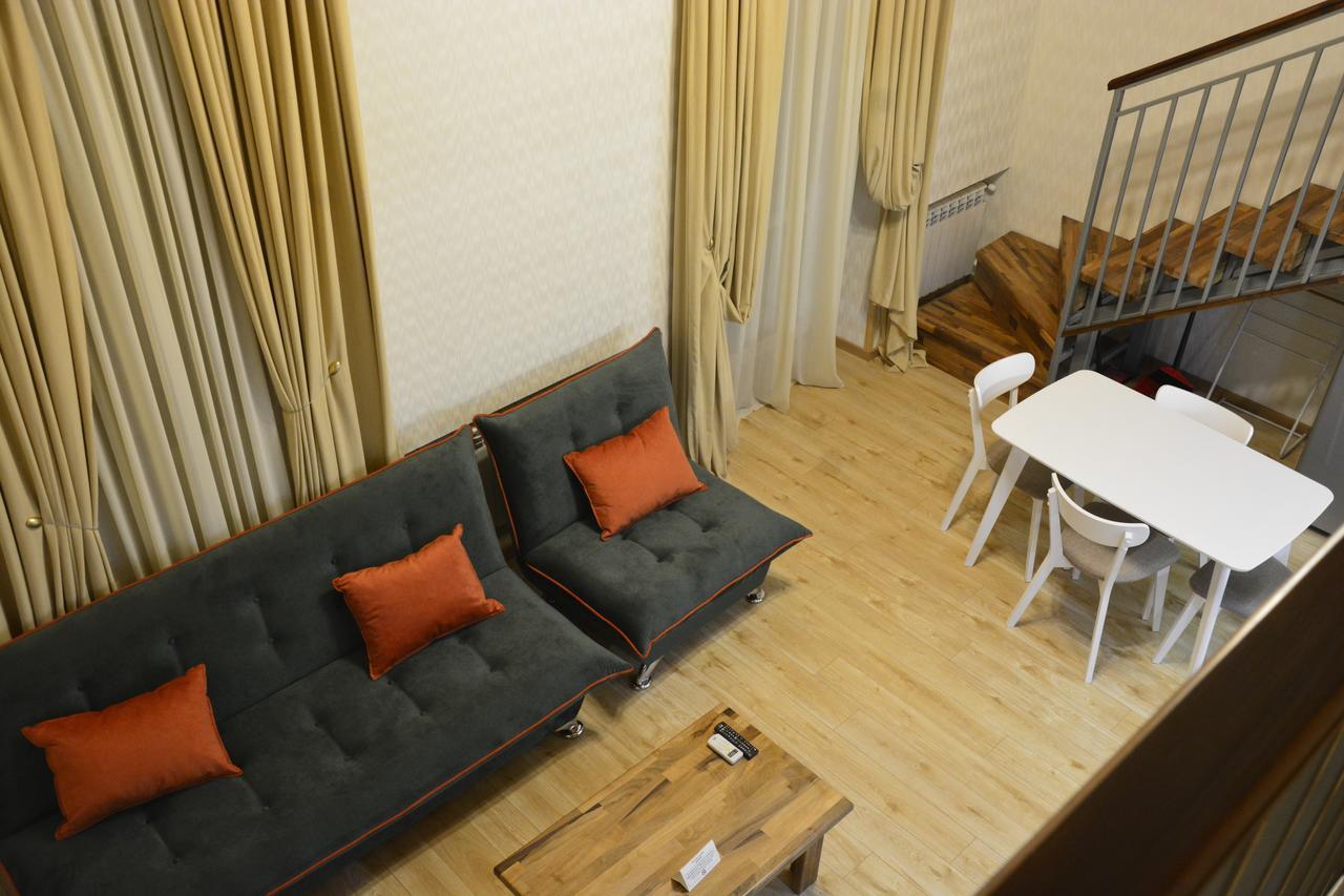 Full Comfort Apartment On Aghmashenebeli Tbilisi Bagian luar foto
